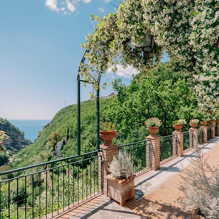 Villa Sant'Alfonso Scala Buitenkant foto