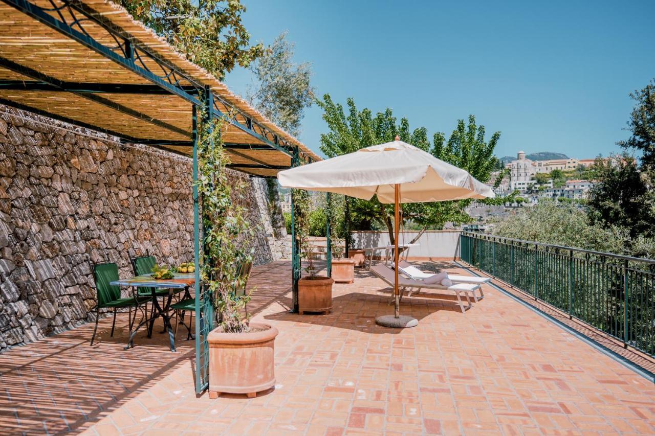 Villa Sant'Alfonso Scala Buitenkant foto