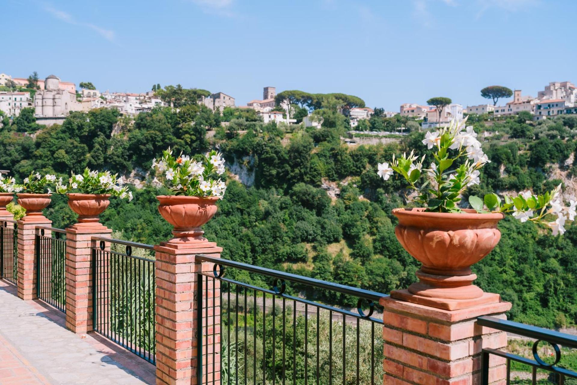 Villa Sant'Alfonso Scala Buitenkant foto