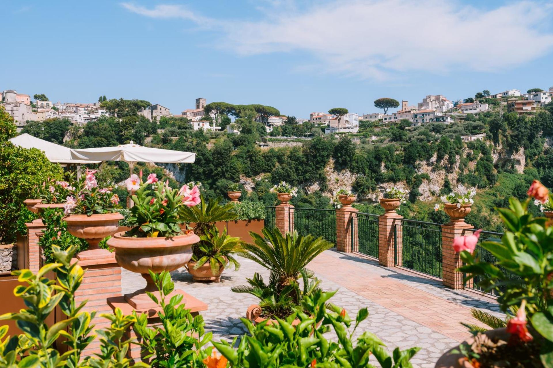 Villa Sant'Alfonso Scala Buitenkant foto