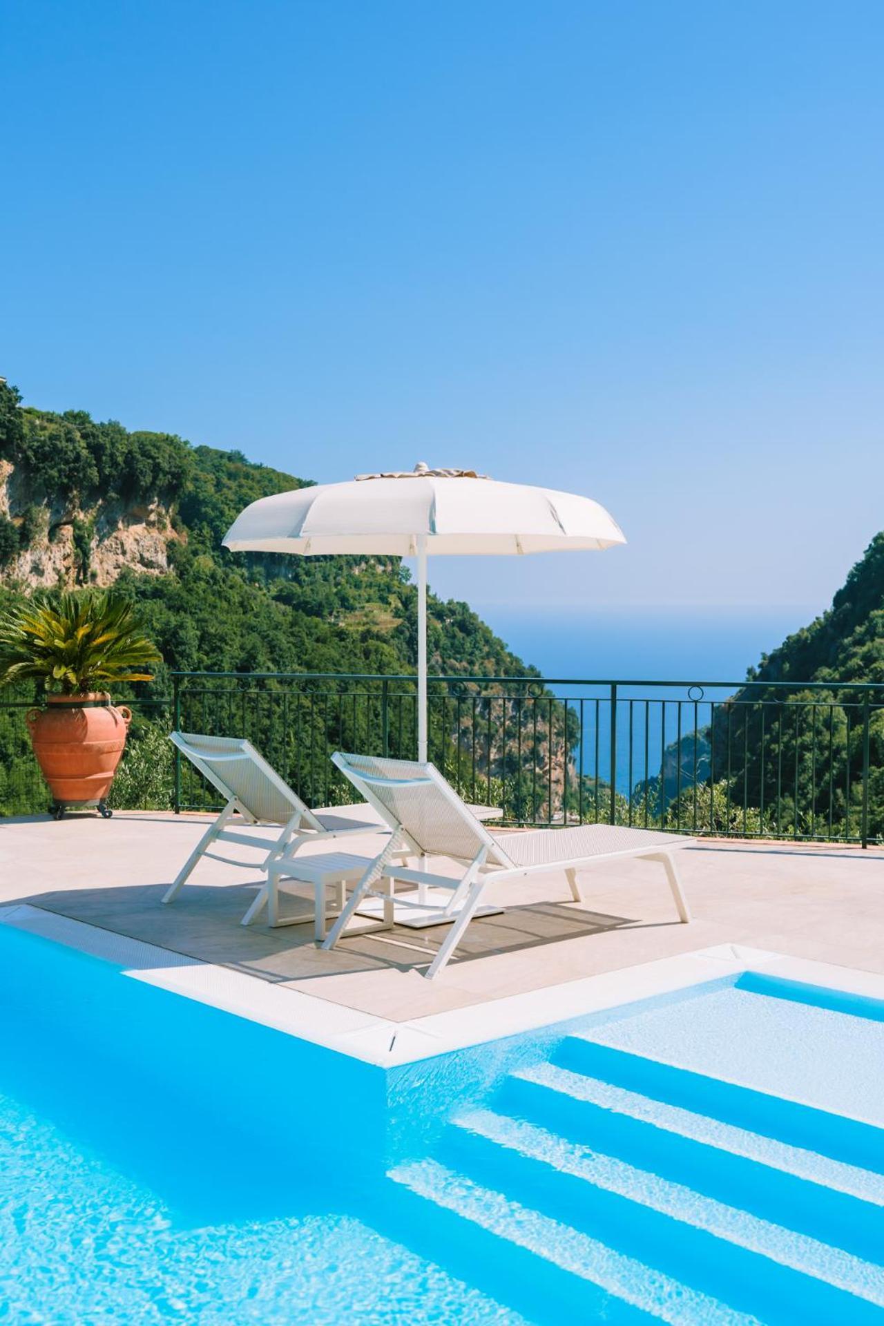 Villa Sant'Alfonso Scala Buitenkant foto