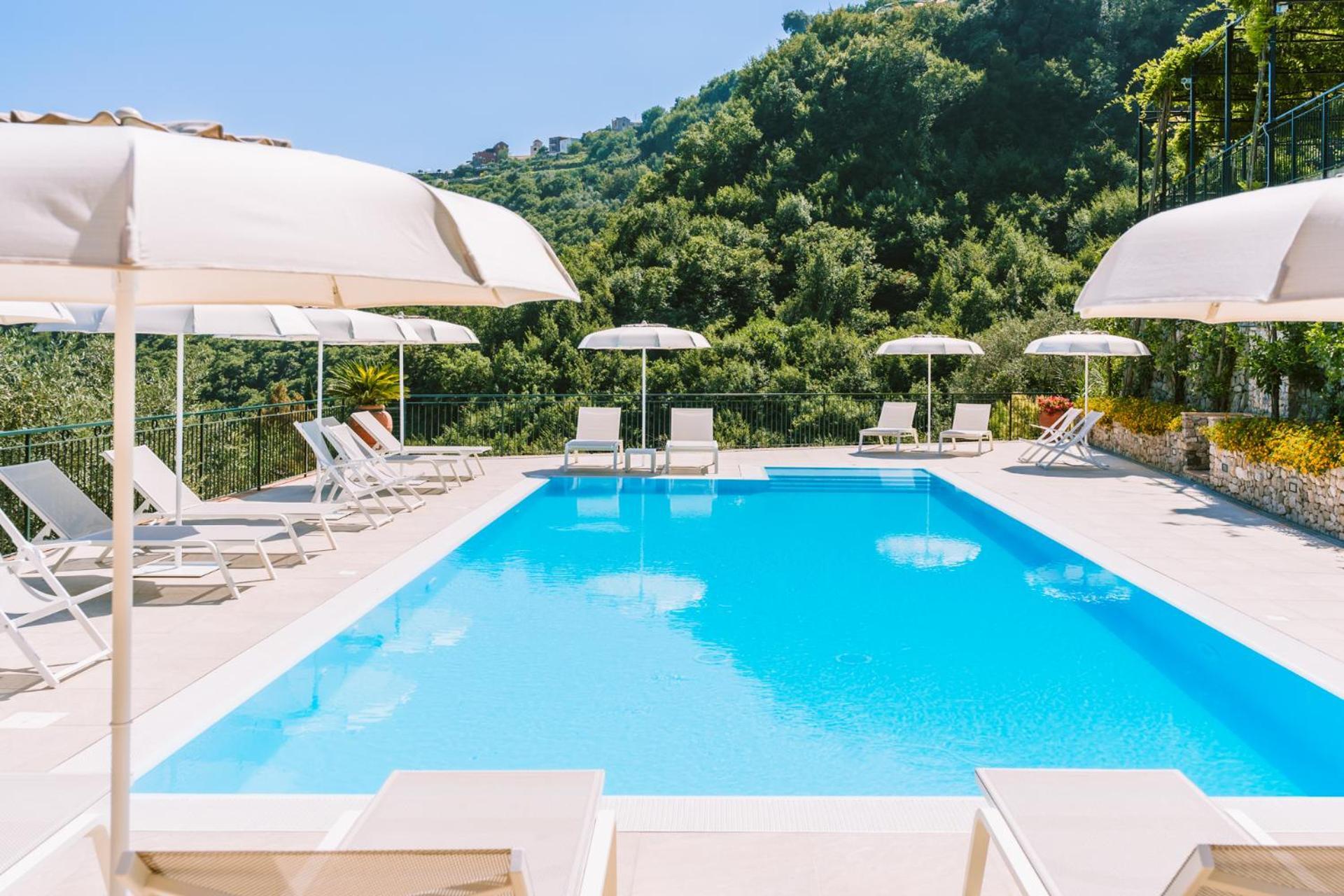 Villa Sant'Alfonso Scala Buitenkant foto