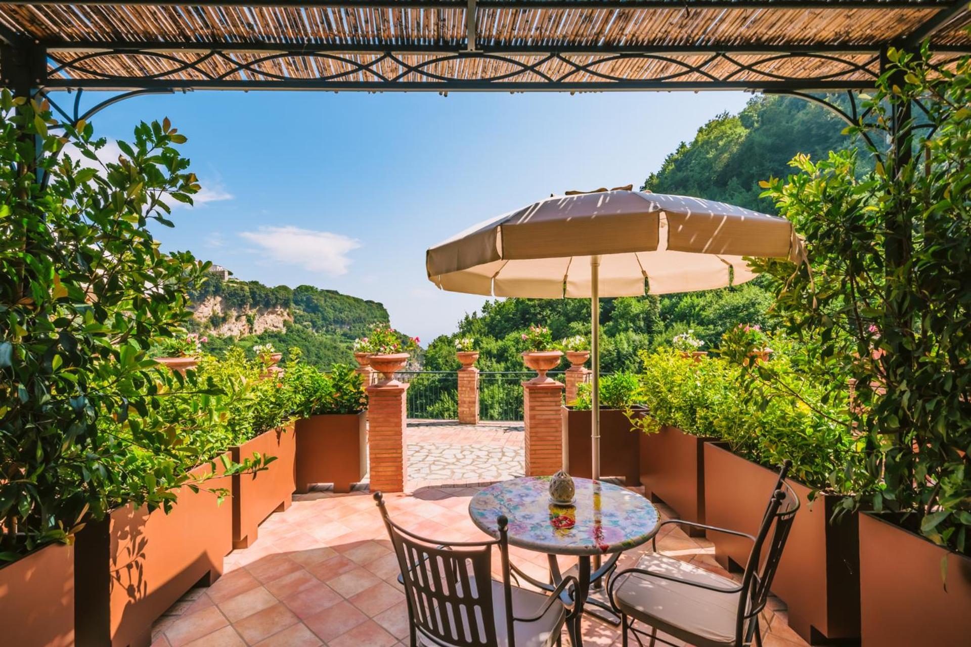 Villa Sant'Alfonso Scala Buitenkant foto