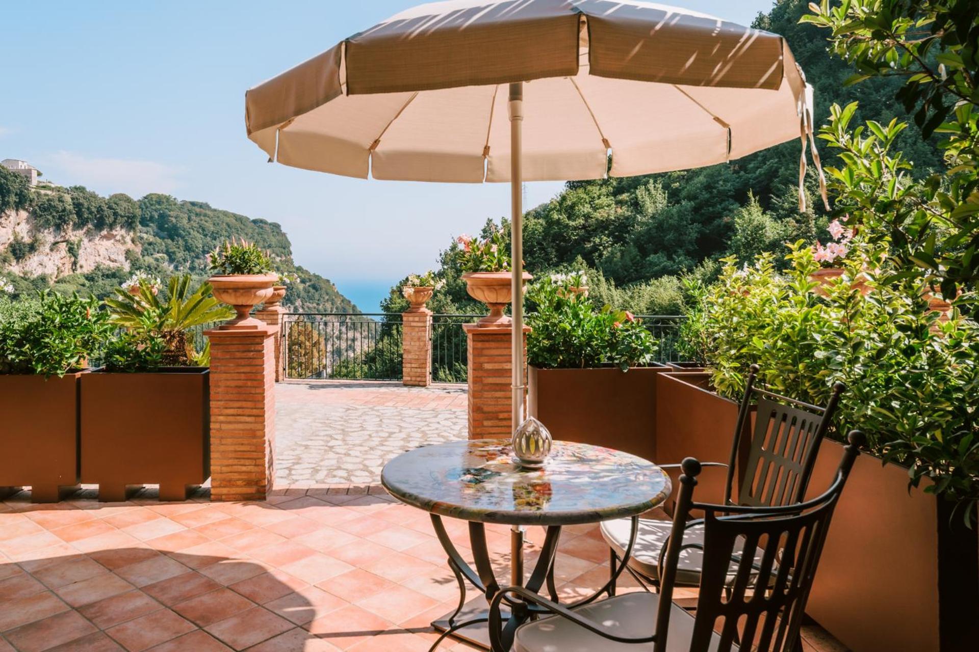Villa Sant'Alfonso Scala Buitenkant foto