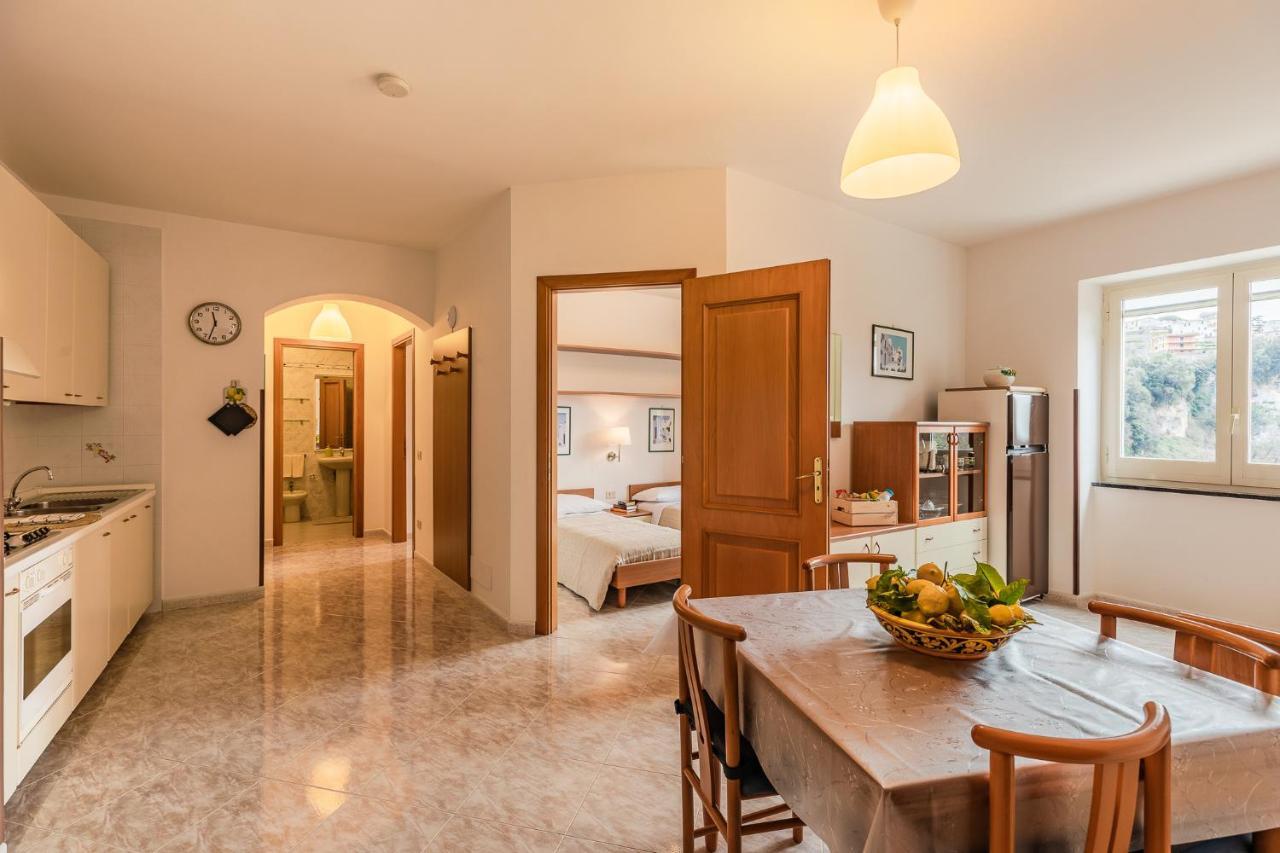 Villa Sant'Alfonso Scala Buitenkant foto