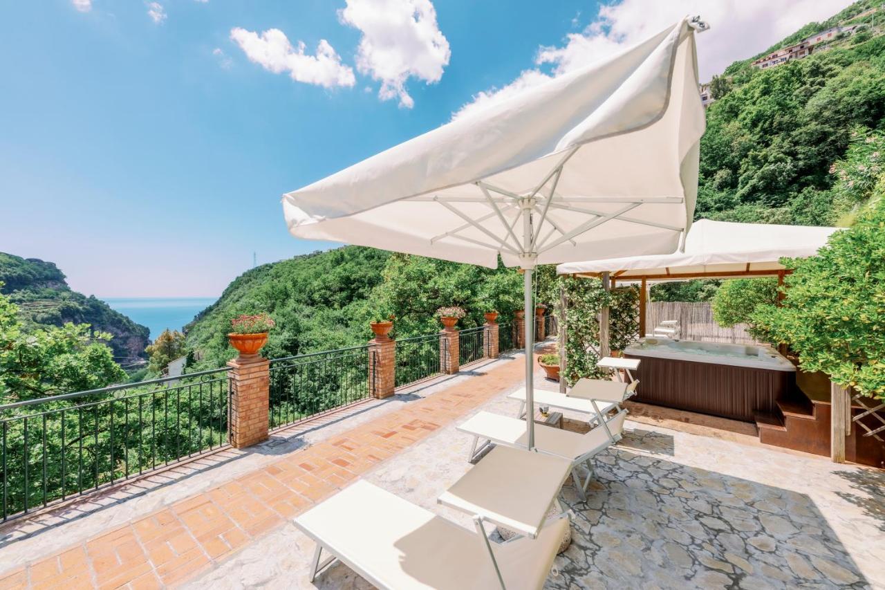 Villa Sant'Alfonso Scala Buitenkant foto