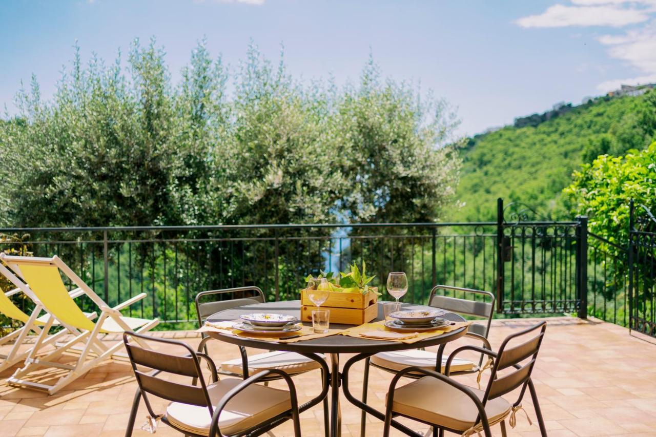 Villa Sant'Alfonso Scala Buitenkant foto