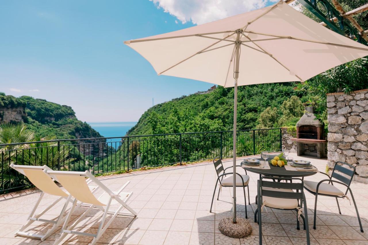Villa Sant'Alfonso Scala Buitenkant foto